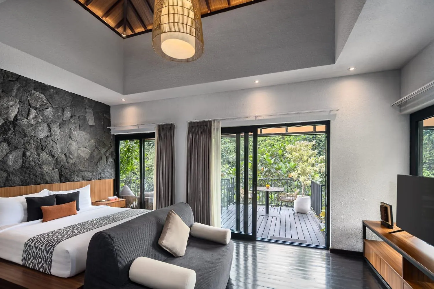 Zenubud 0*,  Indonésie